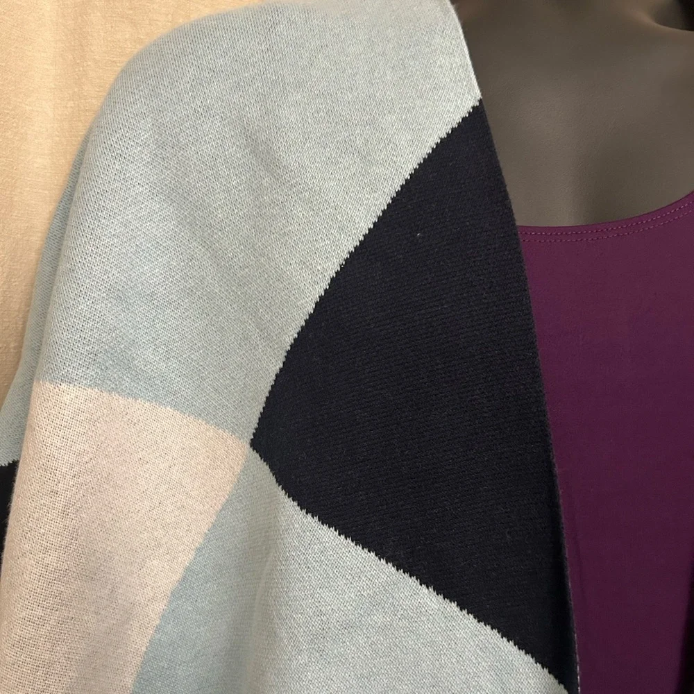 Chico’s Ruana - Picture 4 of 4